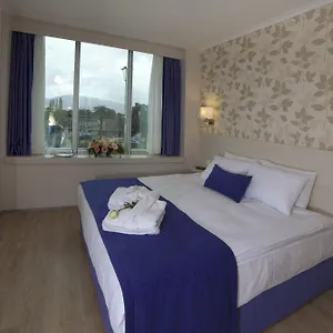 2* Hotel Walk In